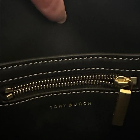 Tory Burch Chic Tan Leather Shoulder/crossbody
LEE RADZIWILL pebble leather - Picture 3 of 13